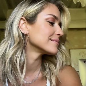 Medium Square Hoops | gold